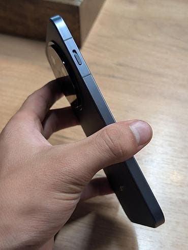 4 x: Oppo Find X8, Б/у, 256 ГБ, цвет - Черный, 2 SIM — 5