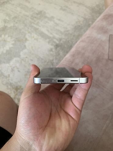 самсунг 24 с: Samsung Galaxy S24 (модель SM‑S921N), цвет белый. Ключевые — 7