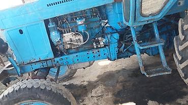 продаю набор ключей: Трактор колесный с кабиной + навесная сеялка Описание: - Колесная — 5