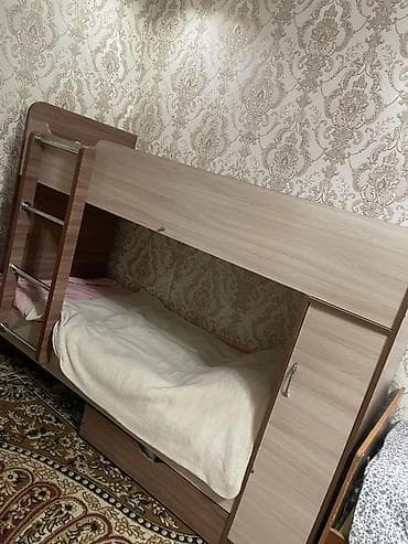 sofa bed: Двухъярусная детская кровать с встроенным шкафом и выдвижным ящиком + — 1