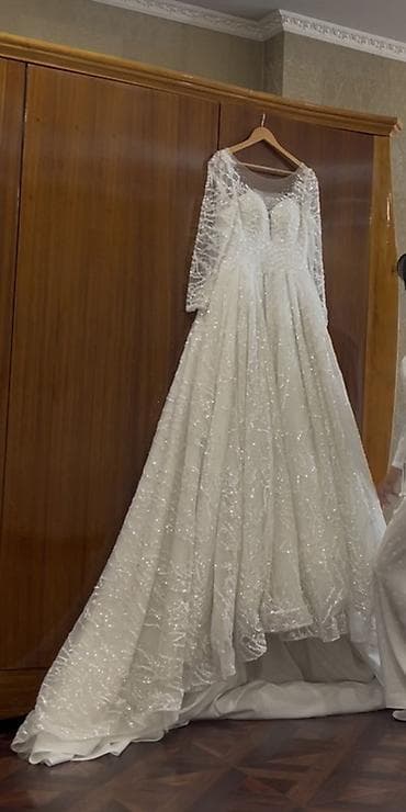 двойка платье: Свадебное платье, Без кольца, Закрытое, Рукава прозрачные, Пышное, Пайетки, Б/у — 2
