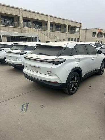 современный: Электромобиль кроссовер (белый), современный дизайн и просторный — 9