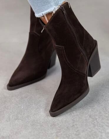 фирменный сапоги: Натуральная замша Турция. Носила пару раз, из-за размер 39. Цена — 1