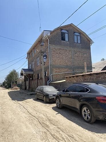 Продаётся жилой дом с участком.С доходом в1.5тыс$ в месяц. Ватсапп