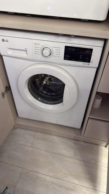 Стиральная машина LG, Б/у, Автомат, До 6 кг, Узкая