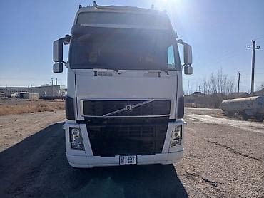 Тягач, Volvo, 2002 г., Тентованный