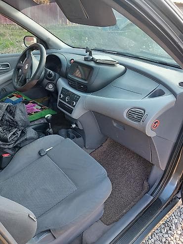 infinity fx: Nissan Almera Tino: 2003 г., 1.8 л, Ручные, Бензин, Хэтчбэк — 6