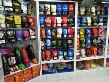 Боксеркие перчатки новые кожаные и кожа зам модели. Качество высшее at lalafo.kg Боксеркие перчатки новые кожаные и кожа зам модели. Качество высшее