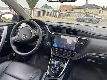 byd e2 2023: Toyota Corolla: 2018 г., Вариатор, Гибрид, Седан — 2