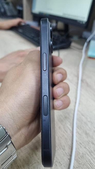 IPhone 15, 128 ГБ, Черный, Кабель, 93 %