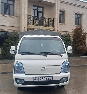 b class: Hyundai Porter II тентованный бортовой малотоннажник. - Двигатель — 3
