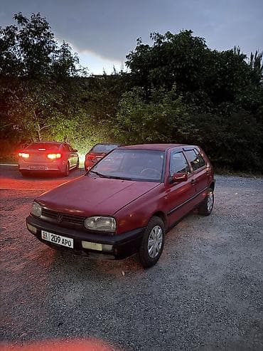 неделю: Volkswagen Golf: 1994 г., 1.8 л, Механика, Бензин, Хэтчбэк — 1