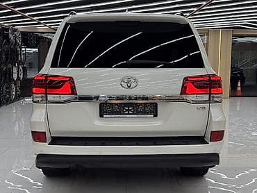 Toyota Land Cruiser: 2018 г., 4.6 л, Автомат, Бензин, Внедорожник — 10