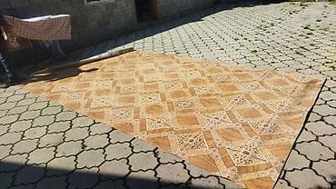 Б/у, Для дома, Длина: 4 м, Ширина: 2.5 м м, ПВХ, цвет - Бежевый, Рулон, С рисунком, Россия — 2