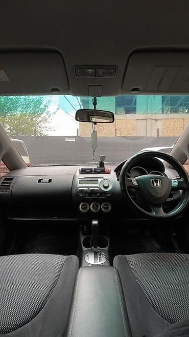 лодка на машину: Honda Fit: 2003 г., 1.5 л, Вариатор, Бензин, Хэтчбэк — 6