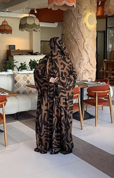 Айымдардын кийими: Абая с капюшоном и принтом - Свободный фасон с максимальной длиной и — 4