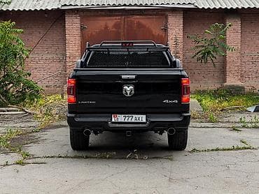 требуется вложения: Dodge Ram 1500: 2020 г., 5.7 л, Автомат, Бензин, Пикап — 6