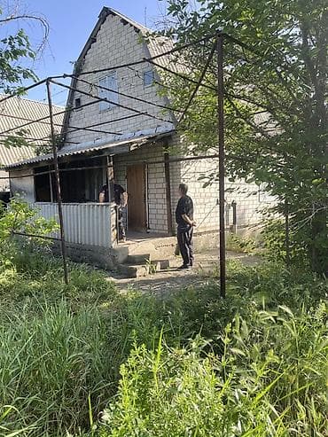 дома на ик: Продаётся небольшой дачный домик из светлого силикатного кирпича с — 5