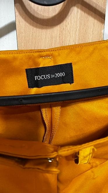стильные брюки: Брюки горчичного цвета от Focus=2000. Классический крой с заутюженными — 2