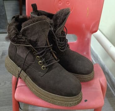 Зимние женские ботинки с натуральным мехом - Материал верха: замша