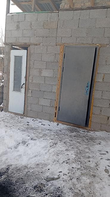 домик капсула: Продаётся жилой дом с большим участком. Основные особенности: - — 8