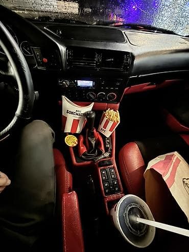 BMW: BMW 5 series: 1992 г., 3.2 л, Механика, Седан — 3