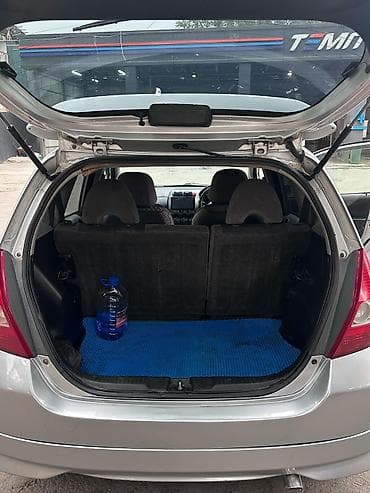 step 2: Honda Fit: 2001 г., 1.3 л, Автомат, Бензин, Хэтчбэк — 3