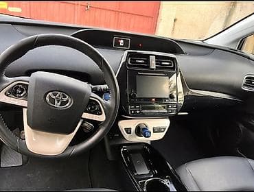 jet car: Toyota Prius: 2017 г., 1.8 л, Вариатор, Гибрид, Лифтбек — 8