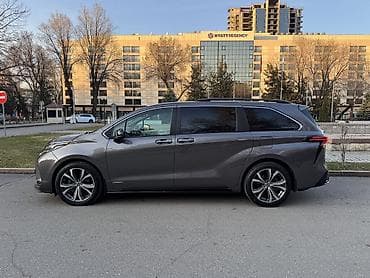 cruser: Toyota Sienna: 2021 г., 2.5 л, Автомат, Бензин, Минивэн — 7
