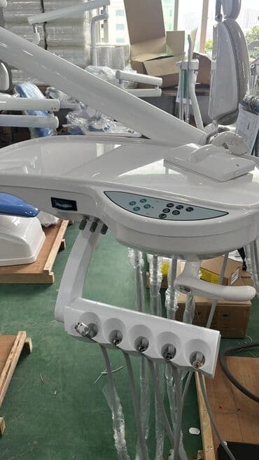 зуботехнические оборудование: Стоматологическое кресло новые с упаковки . В комплекте скейлер — 2