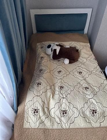Мебель: Детская односпальная кровать, Б/у, Для девочки, Для мальчика, С матрасом, Дерево, Самовывоз — 1