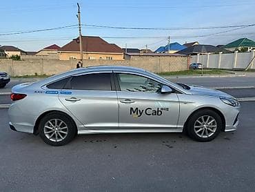 приборка: Hyundai Sonata: 2019 г., 2 л, Автомат, Газ, Седан — 4
