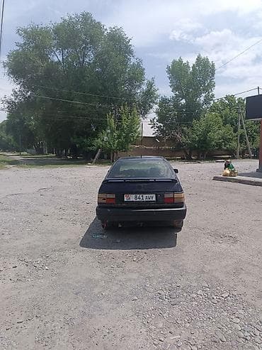 Volkswagen Vento: 1990 г., 1.8 л, Механика, Седан