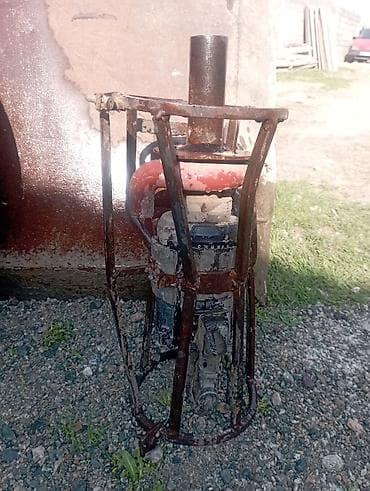 Насос - Тип: вертикальный вибратор в защитной металлической раме для