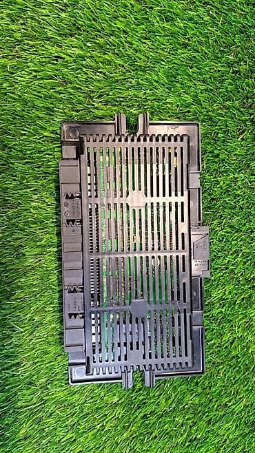 Модуль в пространстве для ног Е87 е90 е91 Год 2006 В отличном at lalafo.kg Модуль в пространстве для ног Е87 е90 е91 Год 2006 В отличном