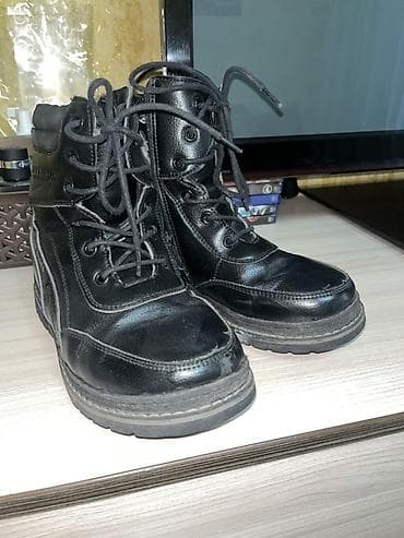 Ботинки и ботильоны: Черные утепленные ботинки на шнуровке. Б/у - Размер: 36 (маркировка на — 4
