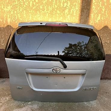 corolla e120: Крышка багажника Toyota Corolla Spacio (надпись Spacio на панели) — 4