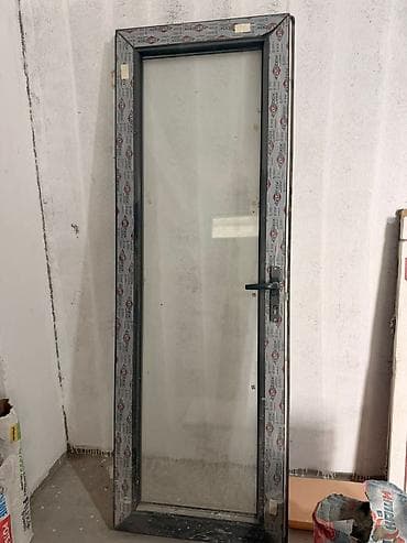 Пластиковая дверь+рама+створки, рамы, петли, ручки, прижимная at lalafo.kg Пластиковая дверь+рама+створки, рамы, петли, ручки, прижимная