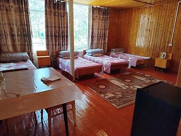 сарай сдаю: Комната в деревянном доме/базе отдыха для размещения группы. - — 1