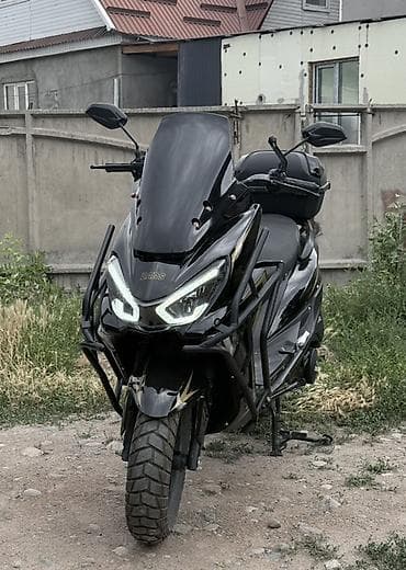 Мототехника: Макси-скутер 175 куб. см, Бензин, Б/у — 2