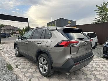 rav4: Toyota RAV4: 2022 г., Кроссовер — 10