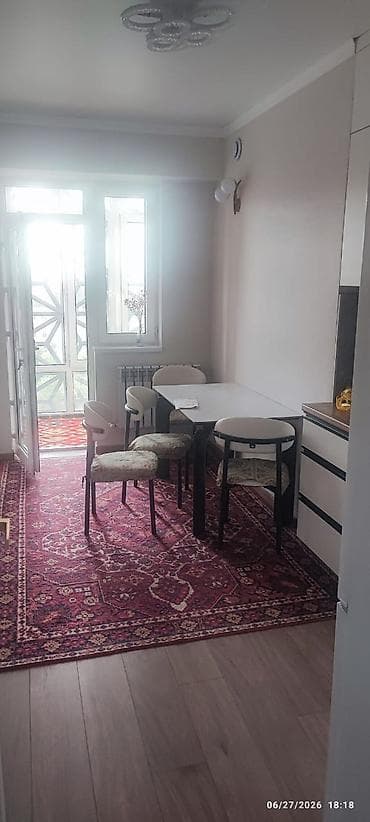 2 bedroom: Сдается светлая 2-комнатная квартира с современной отделкой. ЖК — 3