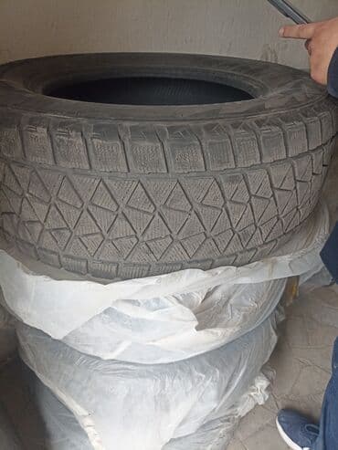 покрышки бу купить: Шины 285 / 60 / R 18, Зима, Б/у, Комплект, Внедорожные (АТ/МТ), Япония, Bridgestone — 1