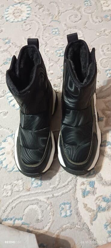 Зимние мальчиковые ботинки-сноубутсы до середины икры