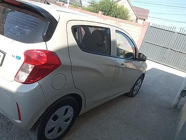 спарки: Chevrolet Spark: 2018 г., 1 л, Вариатор, Бензин, Хэтчбэк — 2
