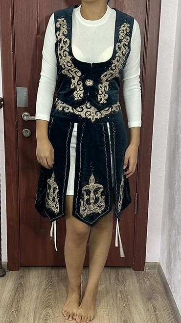 bdsm kg: Национальный костюм, Женский — 1