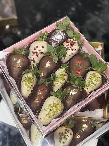 Кондитерские изделия, сладости: Клубника в шоколаде, по самой низкойщ цене по городу. Сочная клубника — 3