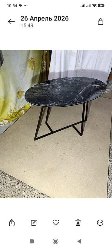 Декоративные столики с каменной столешницей и металлическим каркасом