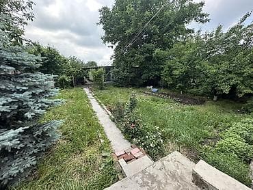 гаражи для машин: Сдается участок 12 соток с жилым домом, хозпостройками и коммерческим — 8