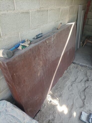 Срочно продается бачок высота 1м длина 2м толщина 15см толщина металла
